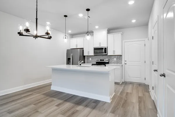 $2,200 | 204 Douglas Bend Road, Unit 404, Gallatin, TN 37066