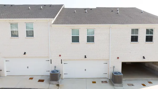 $2,200 | 204 Douglas Bend Road, Unit 404, Gallatin, TN 37066