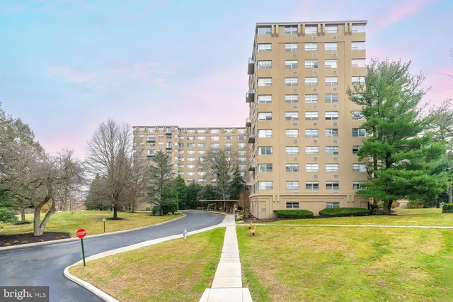 $325,000 | 1030 East Lancaster Avenue, Unit 216, Bryn Mawr, PA 19010