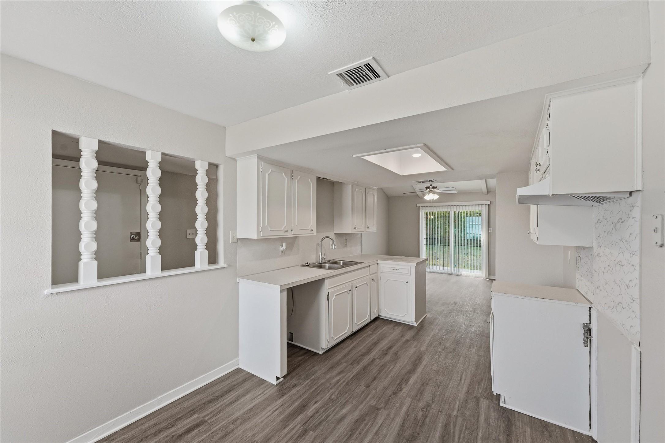 10407 Lantry Way Houston, TX 77038 - Photo 11 of 27