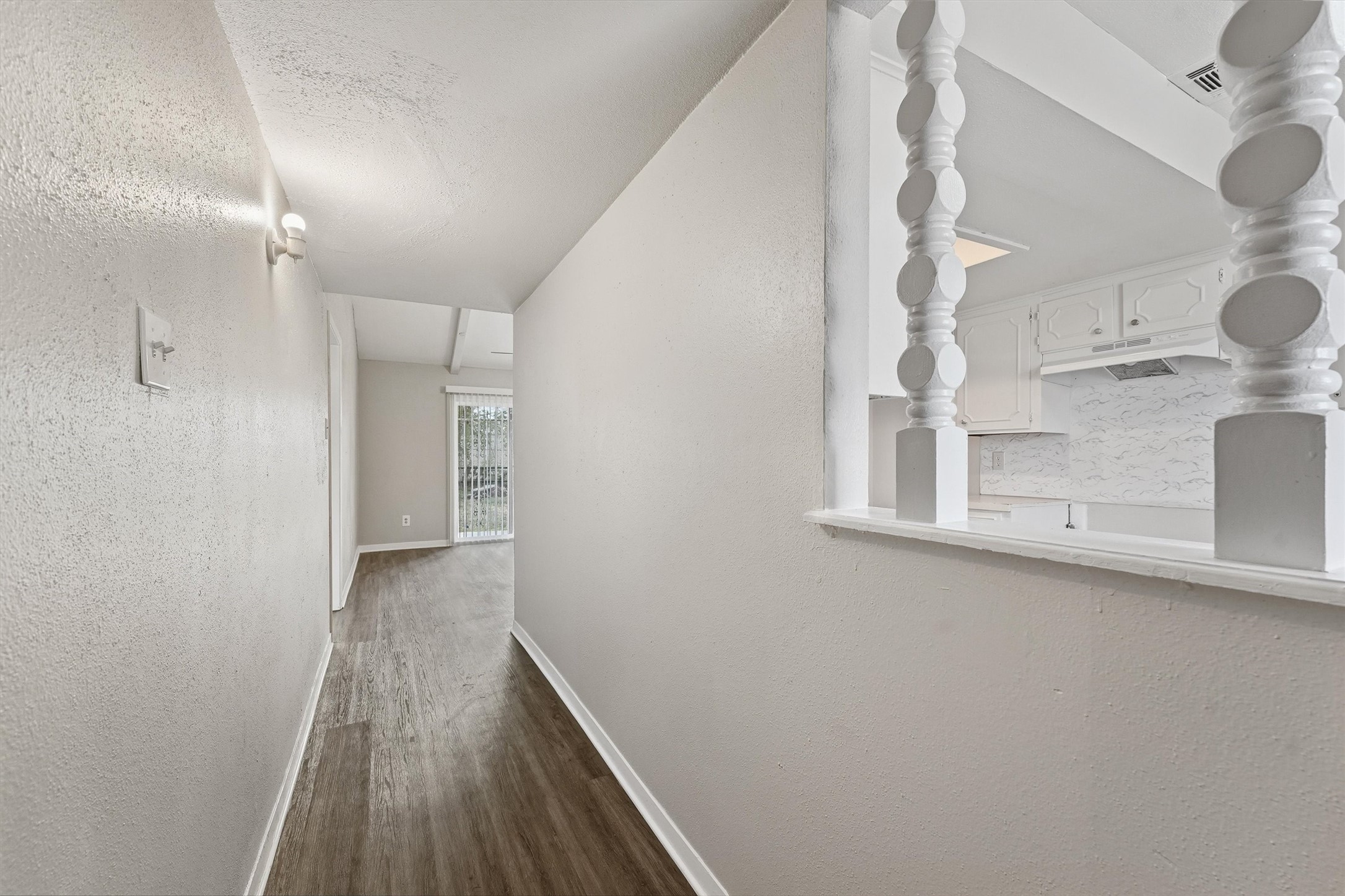 10407 Lantry Way Houston, TX 77038 - Photo 5 of 27