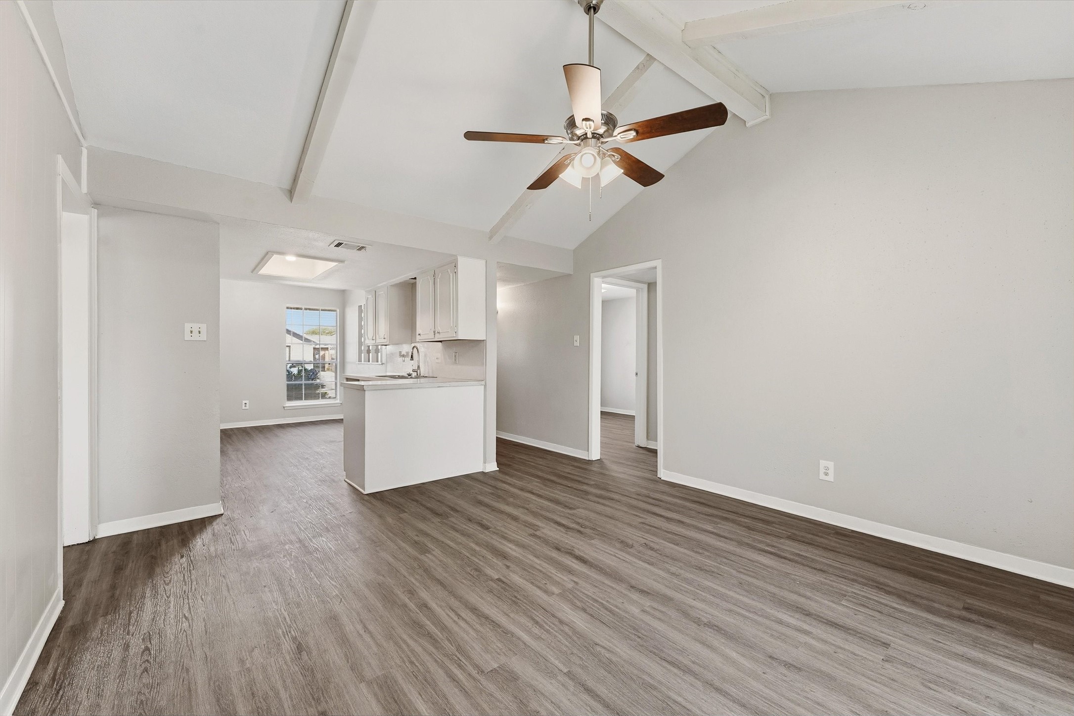 10407 Lantry Way Houston, TX 77038 - Photo 8 of 27