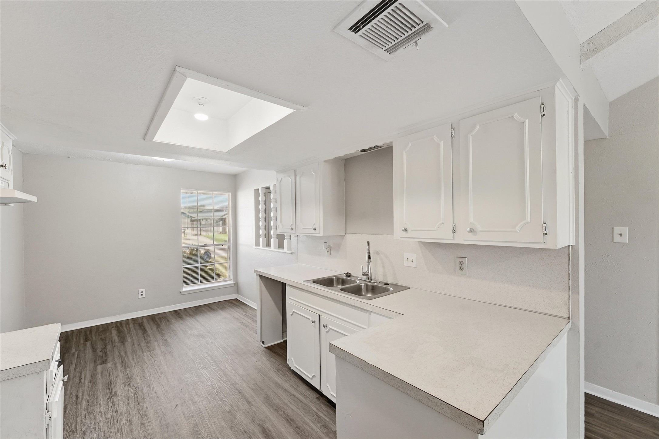 10407 Lantry Way Houston, TX 77038 - Photo 10 of 27