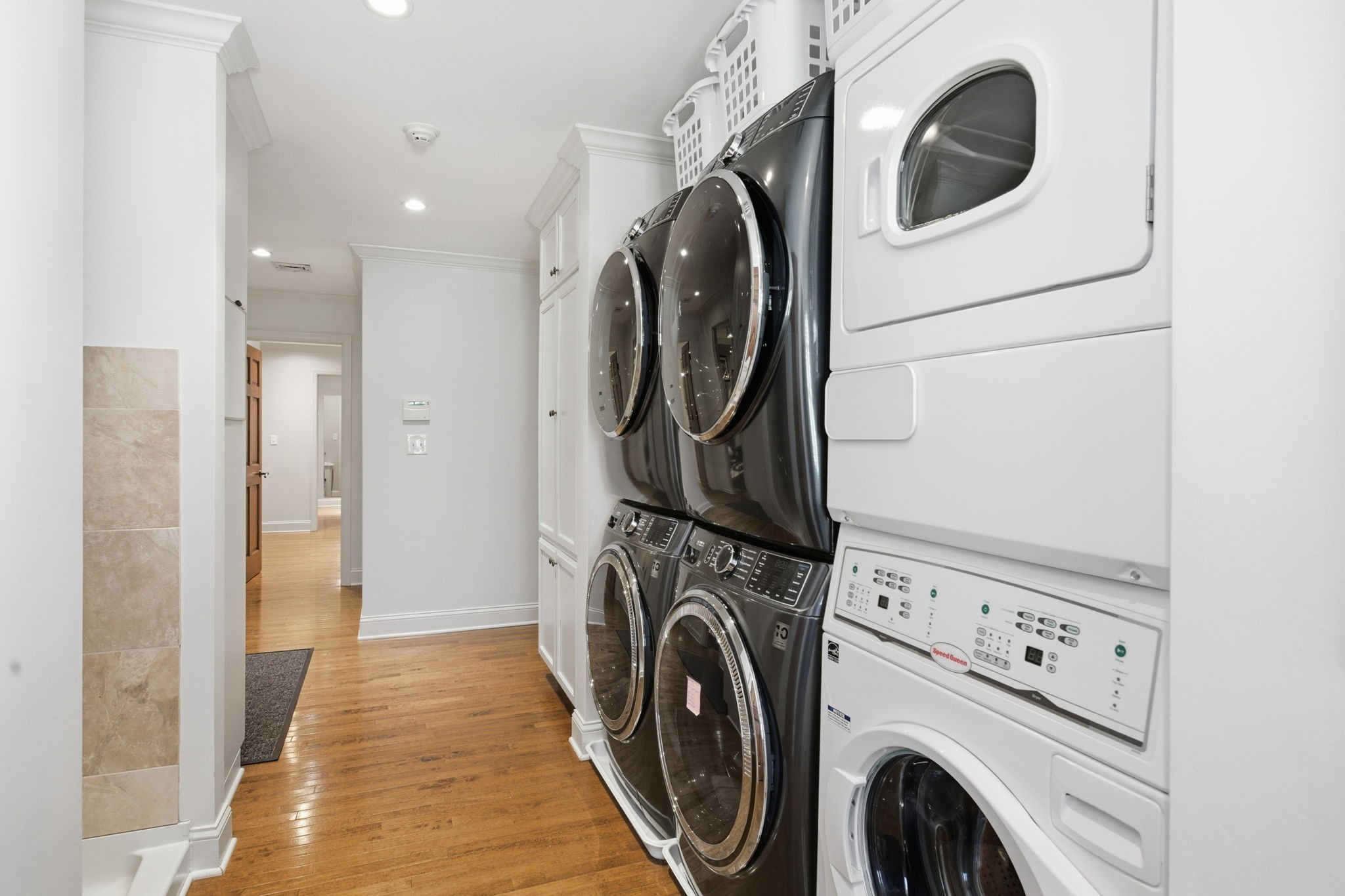 714 Farrell Road Nashville, TN 37220 - Photo 23 of 66 a utility room with dryer and washer