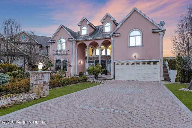 $2,050,000 | 90 Giegerich Avenue | Tottenville