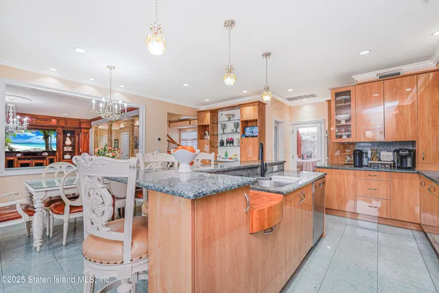 $2,050,000 | 90 Giegerich Avenue | Tottenville