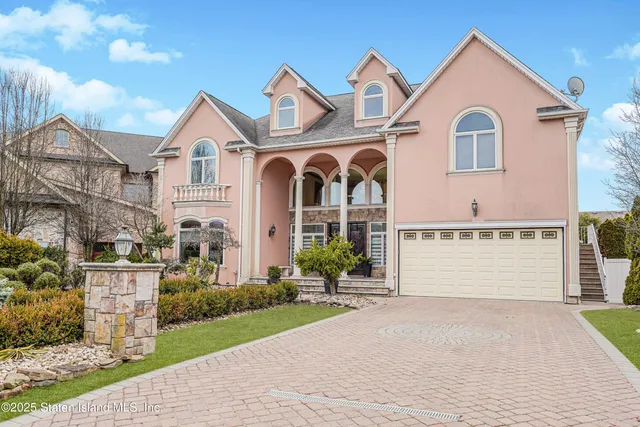 $2,050,000 | 90 Giegerich Avenue | Tottenville