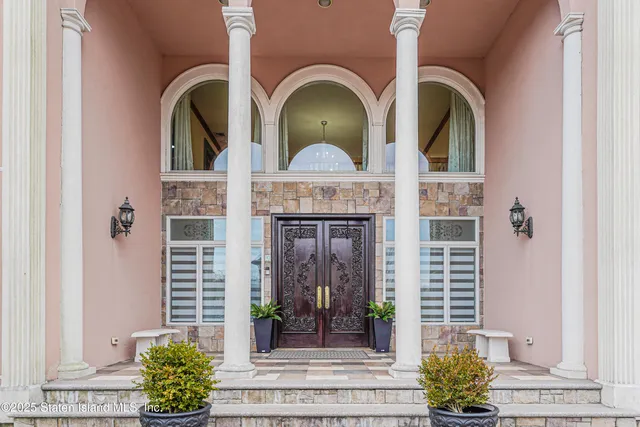 $2,050,000 | 90 Giegerich Avenue | Tottenville