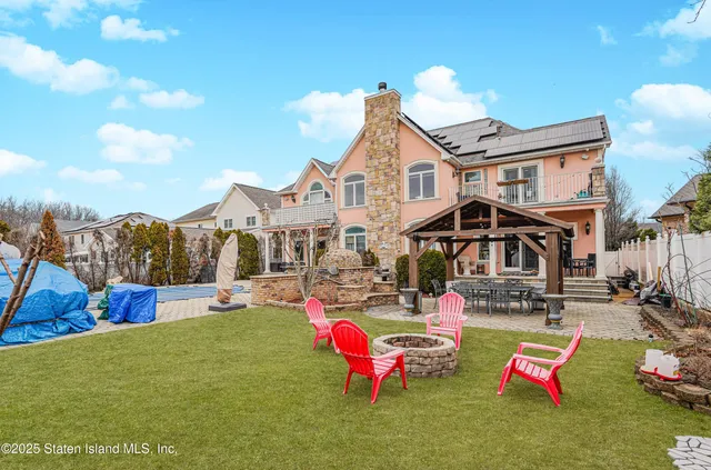 $2,050,000 | 90 Giegerich Avenue | Tottenville