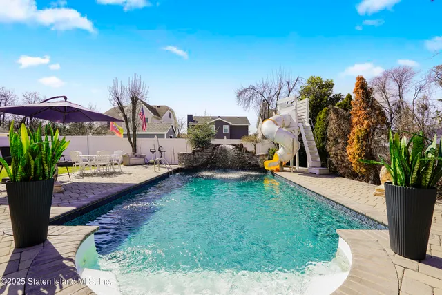 $2,050,000 | 90 Giegerich Avenue | Tottenville