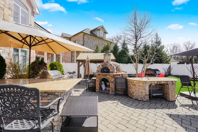 $2,050,000 | 90 Giegerich Avenue | Tottenville