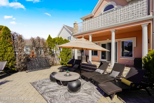 $2,050,000 | 90 Giegerich Avenue | Tottenville