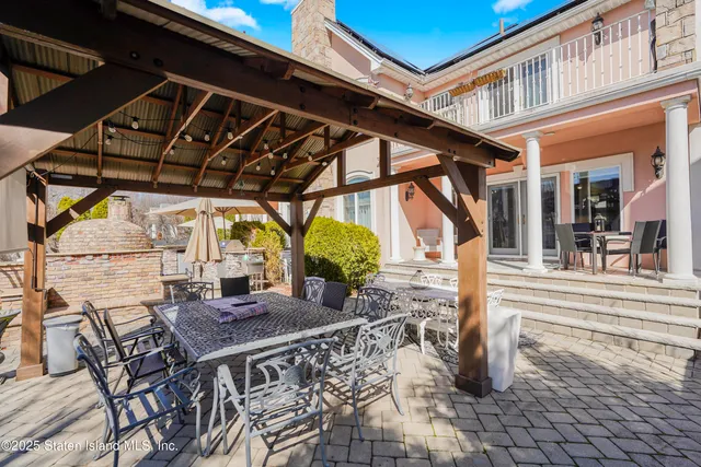 $2,050,000 | 90 Giegerich Avenue | Tottenville