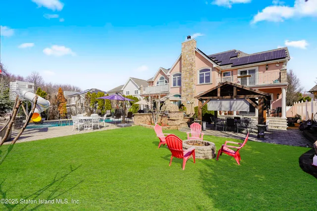 $2,050,000 | 90 Giegerich Avenue | Tottenville