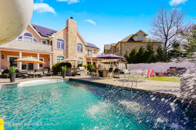 $2,050,000 | 90 Giegerich Avenue | Tottenville