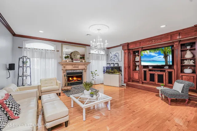 $2,050,000 | 90 Giegerich Avenue | Tottenville