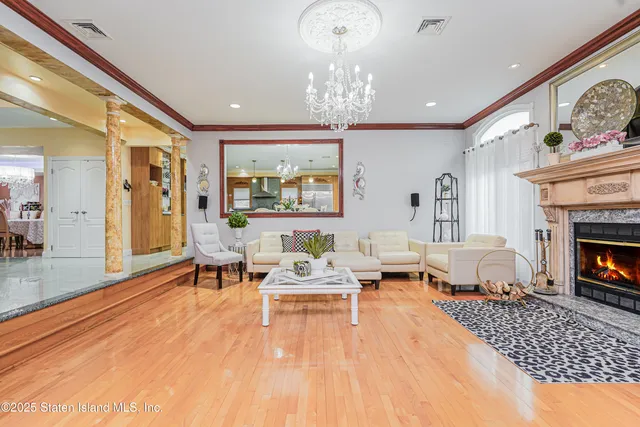 $2,050,000 | 90 Giegerich Avenue | Tottenville