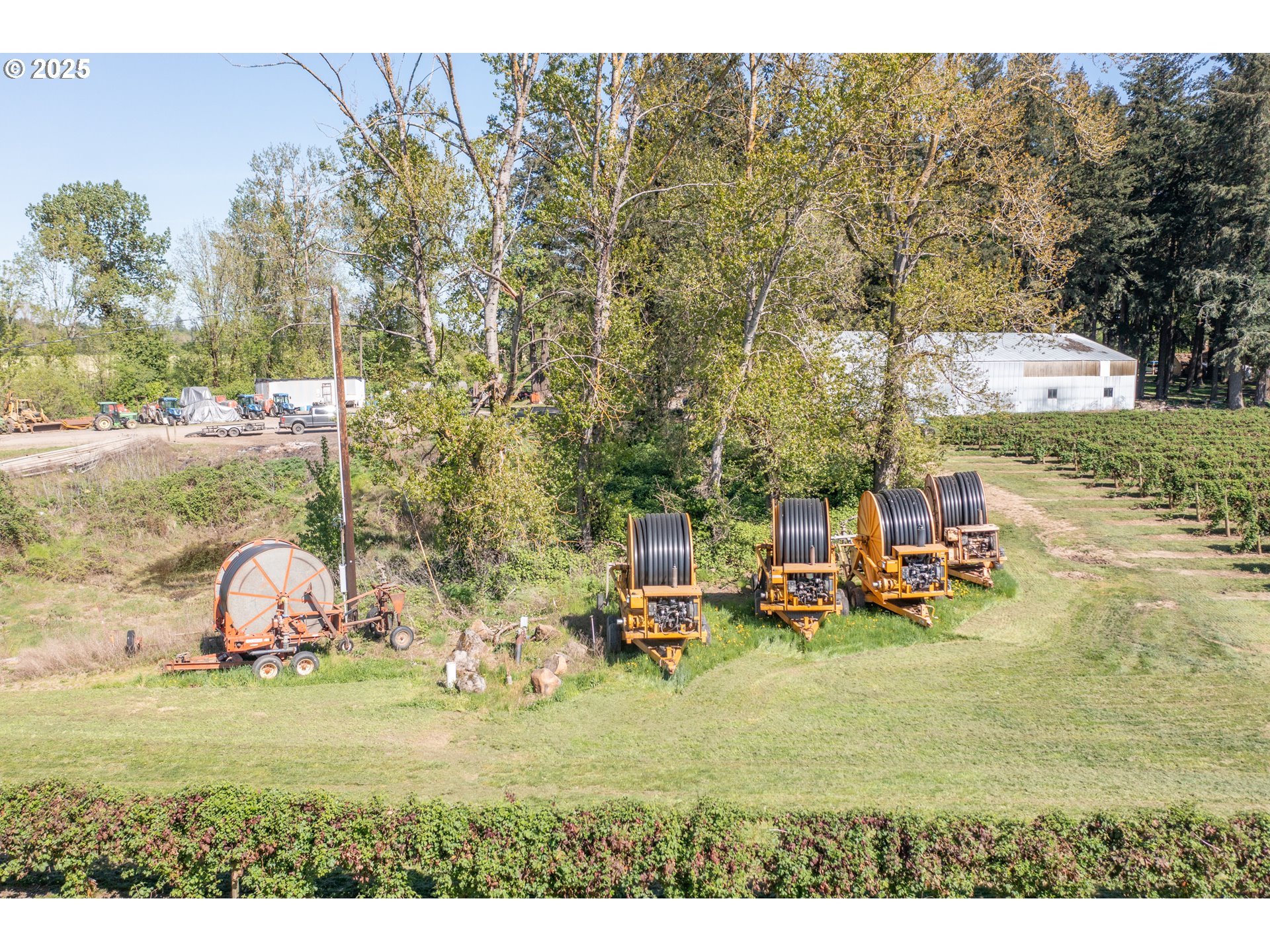 3372 Riverbend Road Salem, OR 97304 - Photo 19 of 40 a backyard of a house with table and chairs