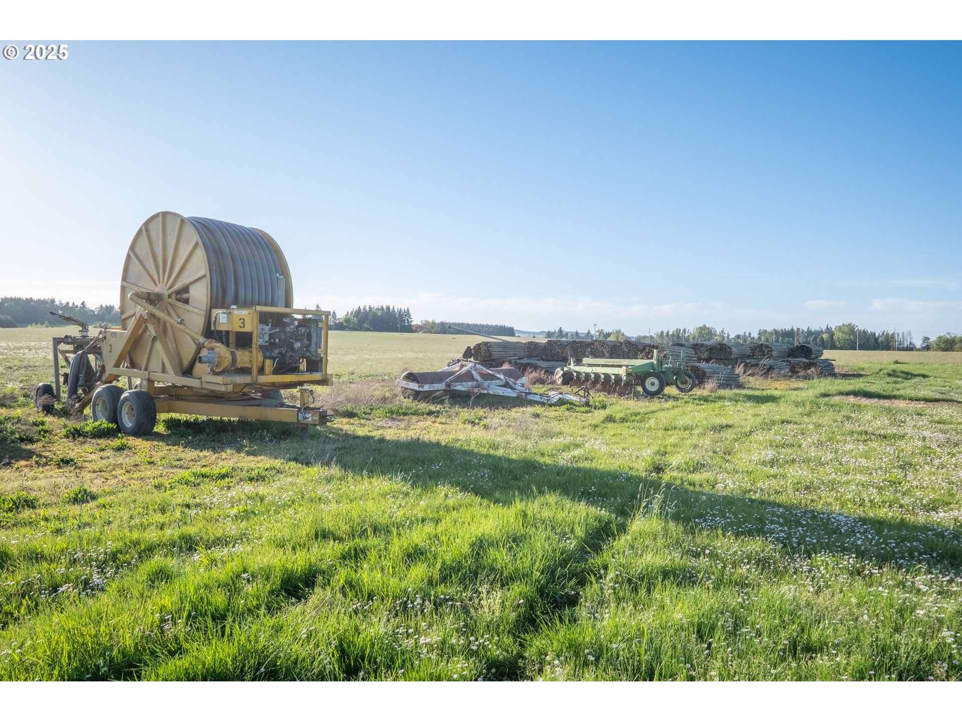 3372 Riverbend Road Salem, OR 97304 - Photo 36 of 40 a view of a lake with a big yard