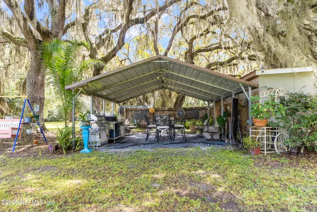 $399,000 | 942 Highway 20, Interlachen, FL 32148