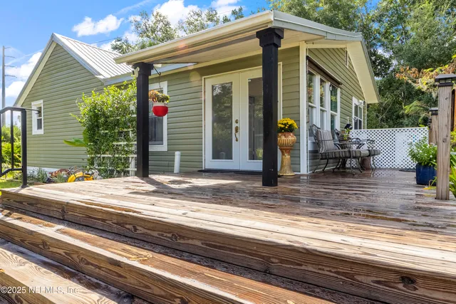 $399,000 | 942 Highway 20, Interlachen, FL 32148