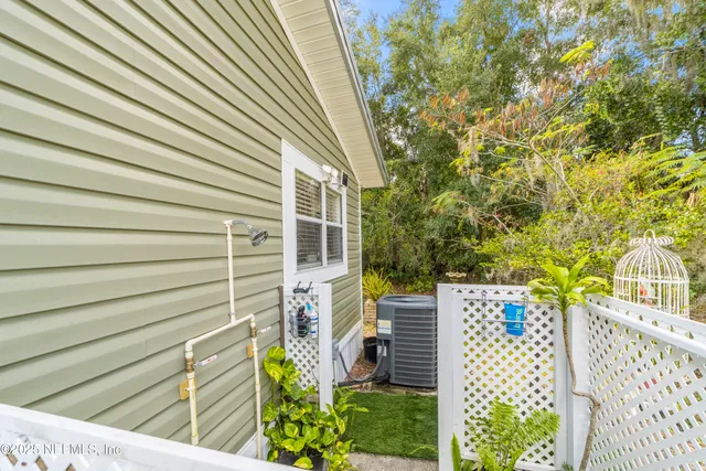 $399,000 | 942 Highway 20, Interlachen, FL 32148