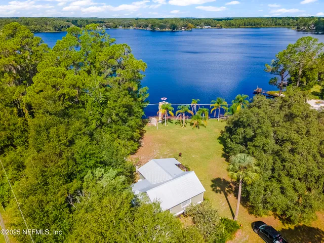 $399,000 | 942 Highway 20, Interlachen, FL 32148