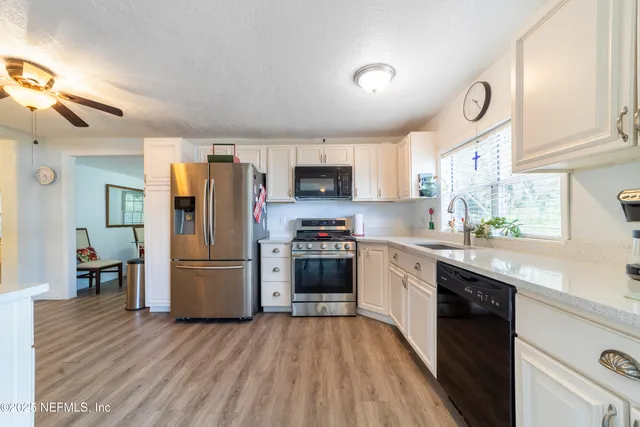 $399,000 | 942 Highway 20, Interlachen, FL 32148