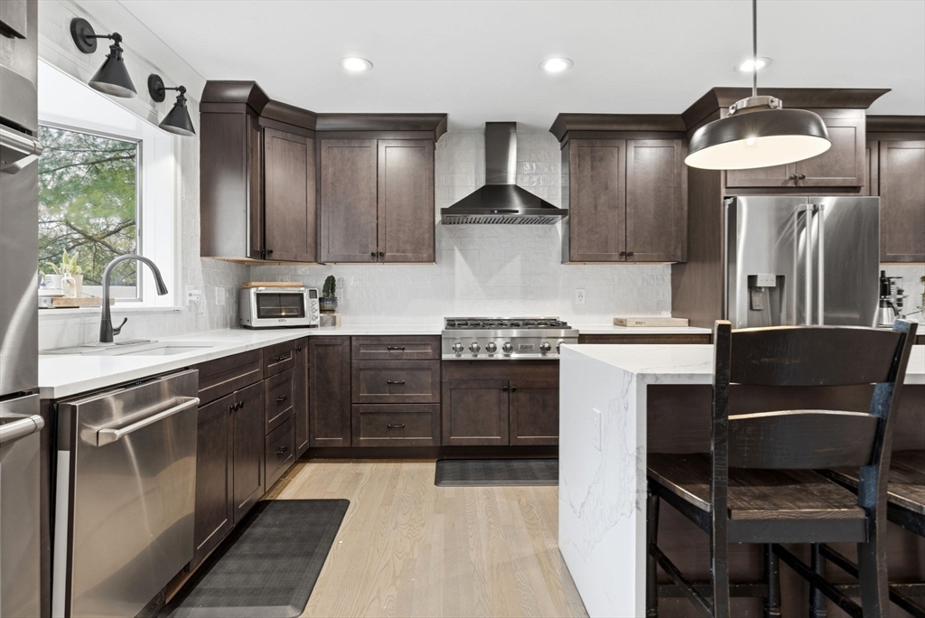 25 Clearwater Road Brookline, MA 02467 - Photo 11 of 35