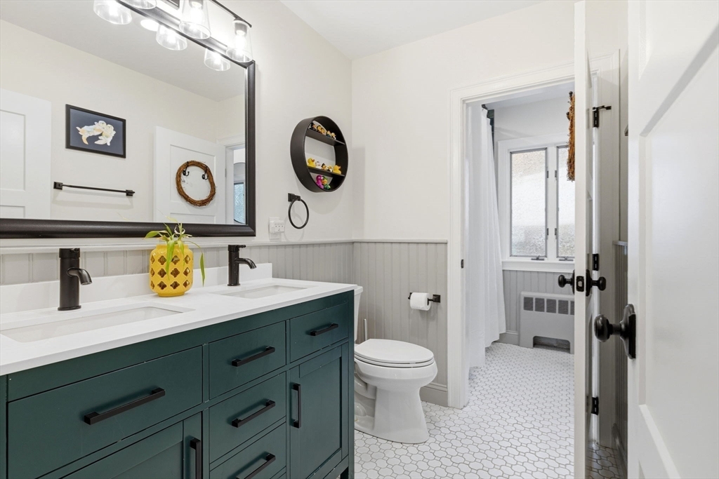 25 Clearwater Road Brookline, MA 02467 - Photo 15 of 35