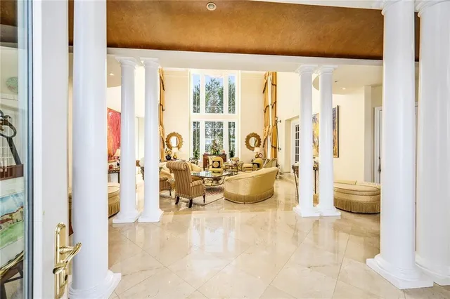 a view of an entryway with a workspace