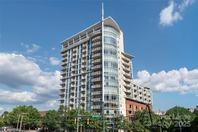 $2,100 | 505 East 6th Street, Unit 808, Charlotte, NC 28202