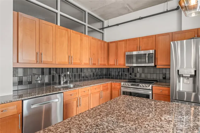 $2,100 | 505 East 6th Street, Unit 808, Charlotte, NC 28202
