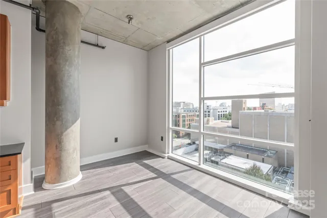 $2,100 | 505 East 6th Street, Unit 808, Charlotte, NC 28202