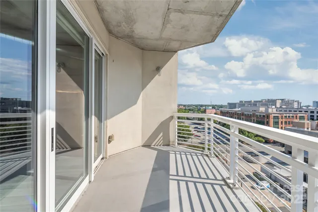 $2,100 | 505 East 6th Street, Unit 808, Charlotte, NC 28202