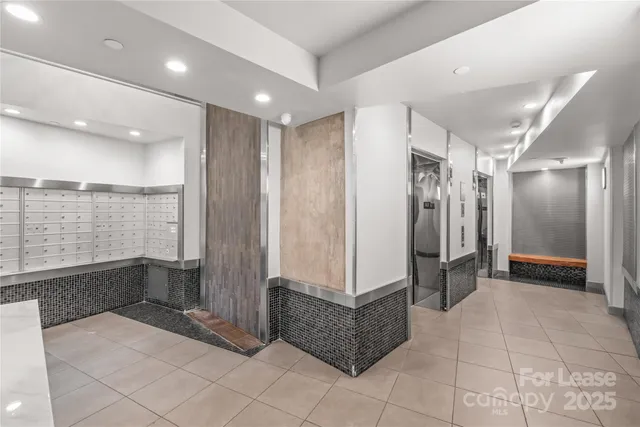 $2,100 | 505 East 6th Street, Unit 808, Charlotte, NC 28202