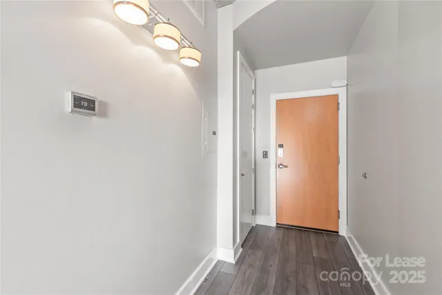 $2,100 | 505 East 6th Street, Unit 808, Charlotte, NC 28202