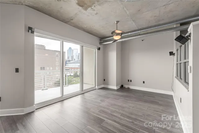 $2,100 | 505 East 6th Street, Unit 808, Charlotte, NC 28202