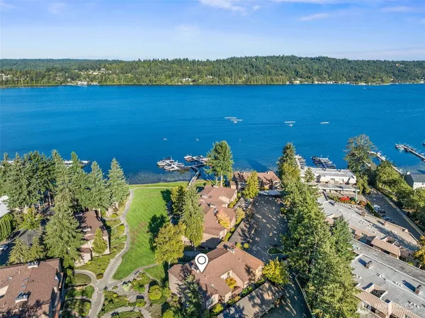 $850,000 | 17442 Northeast 40th Place, Unit D3, Redmond, WA 98052