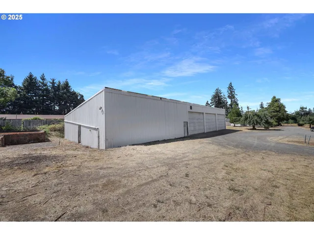 $760,000 | 36250 Enterprise Road, Creswell, OR 97426