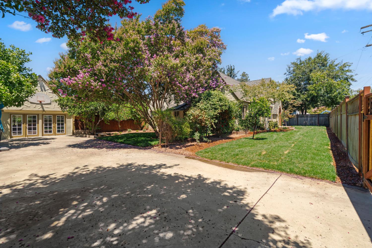 1015 College Avenue Modesto, CA 95350 - Photo 5 of 56