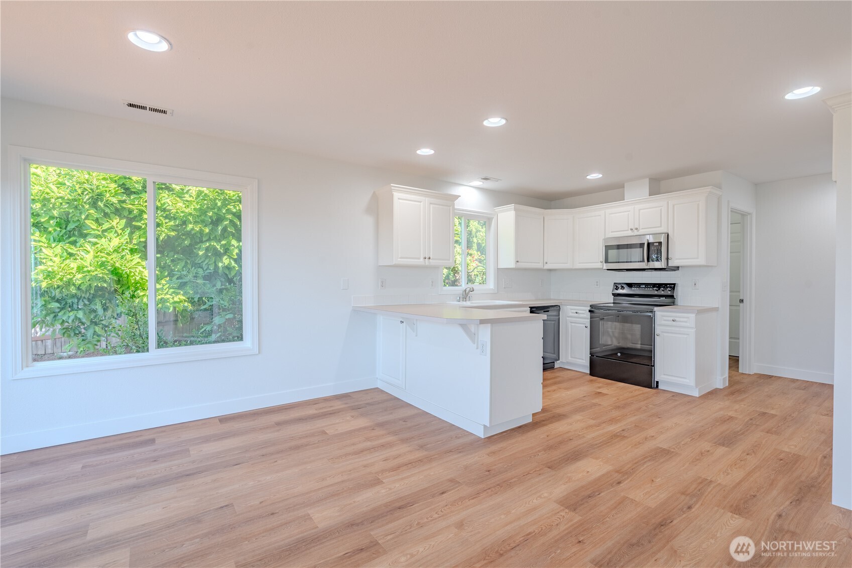 642 East Pioneer Loop La Center, WA 98629 - Photo 11 of 40