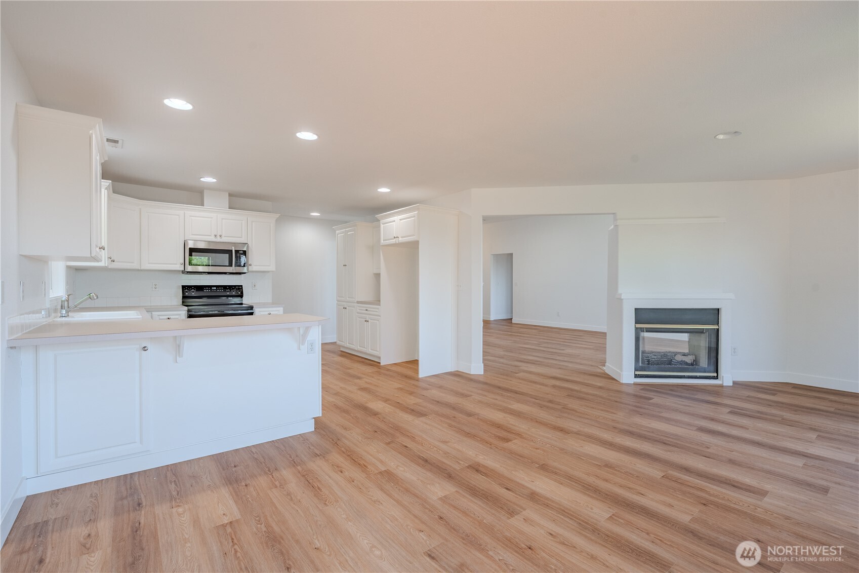 642 East Pioneer Loop La Center, WA 98629 - Photo 12 of 40