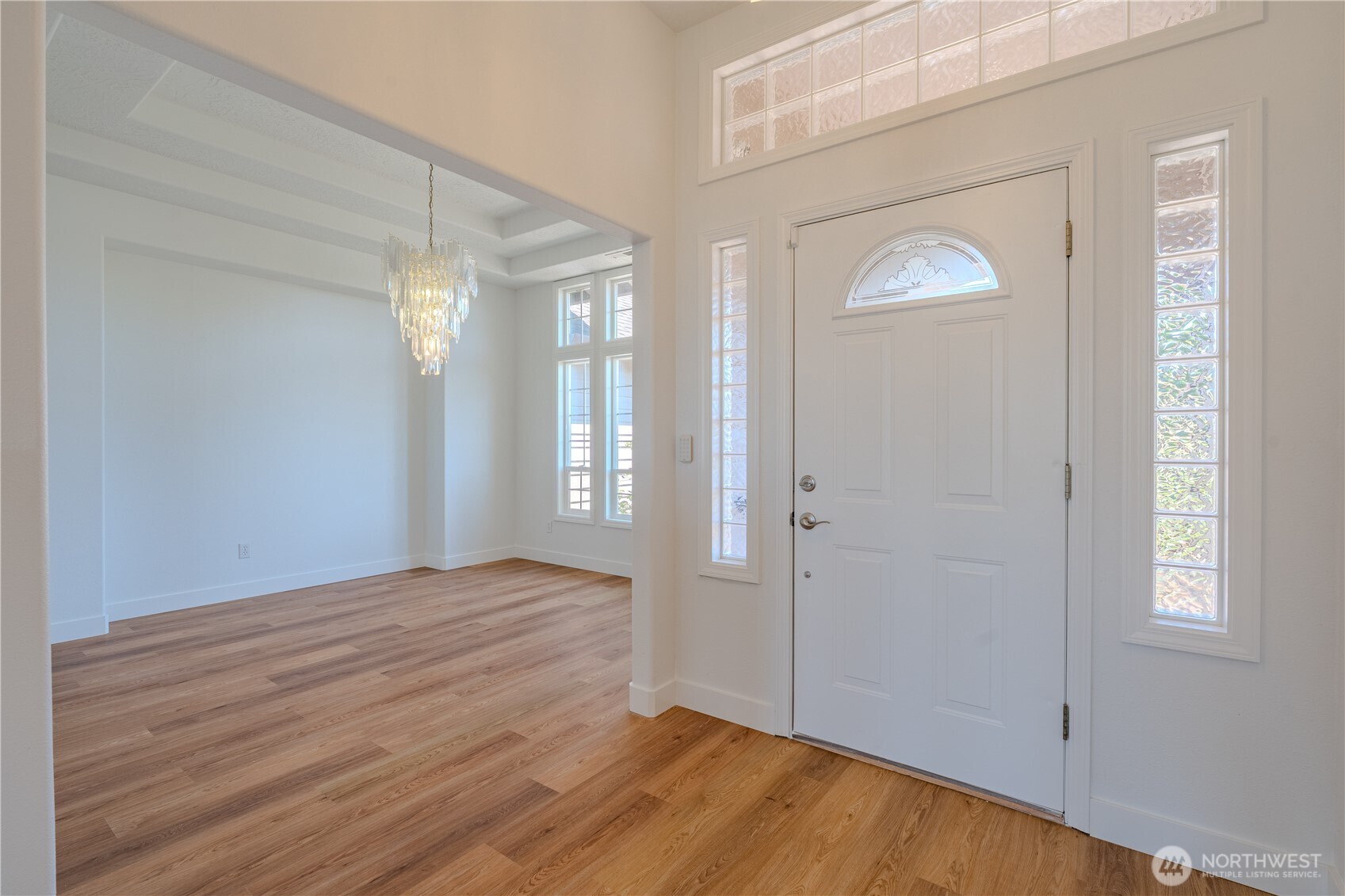 642 East Pioneer Loop La Center, WA 98629 - Photo 3 of 40