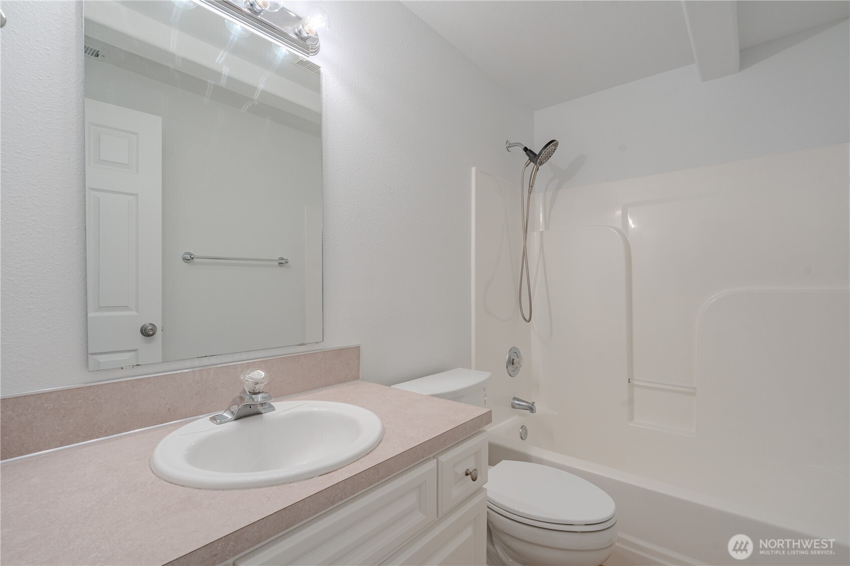 642 East Pioneer Loop La Center, WA 98629 - Photo 37 of 40