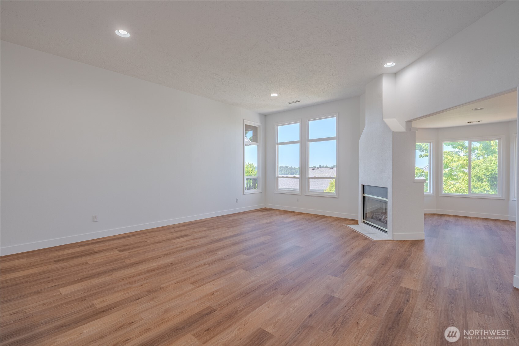 642 East Pioneer Loop La Center, WA 98629 - Photo 5 of 40