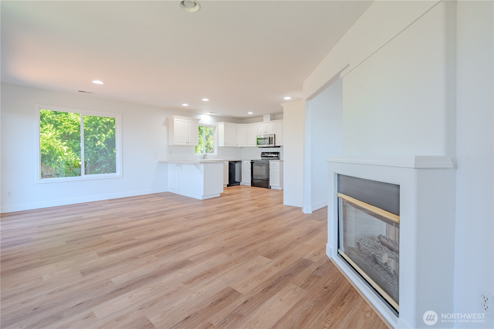 642 East Pioneer Loop La Center, WA 98629 - Photo 9 of 40