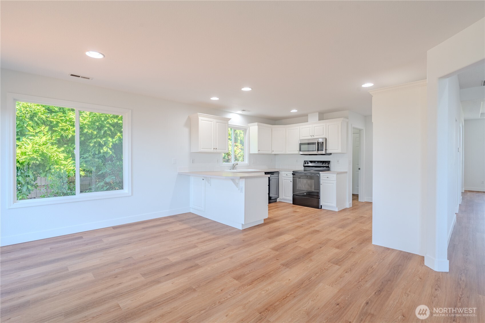 642 East Pioneer Loop La Center, WA 98629 - Photo 10 of 40