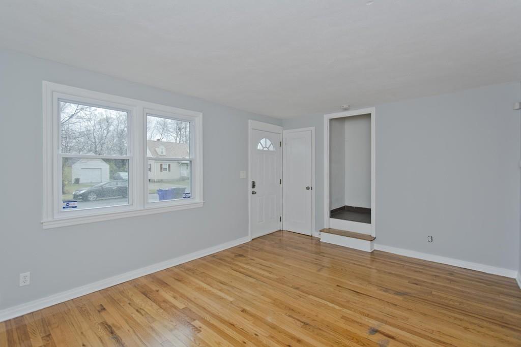 295 Rosewell Street Springfield, MA 01119 - Photo 13 of 39