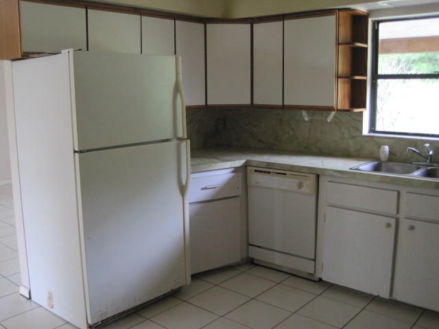 3656 Suncrest Road Lake Worth, FL 33467 - Photo 5 of 11 KITCHEN